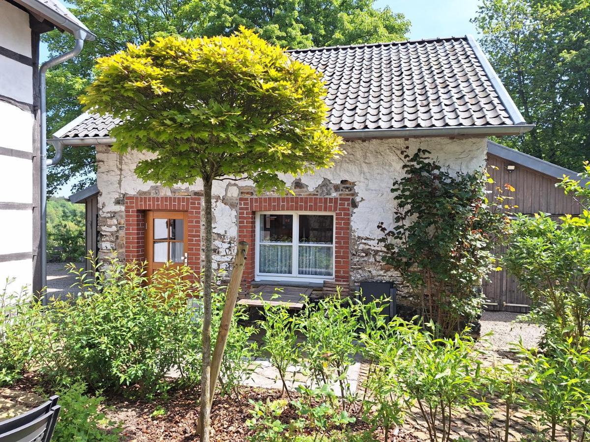 Ferienhaus Altes Backhaus Рётген Экстерьер фото