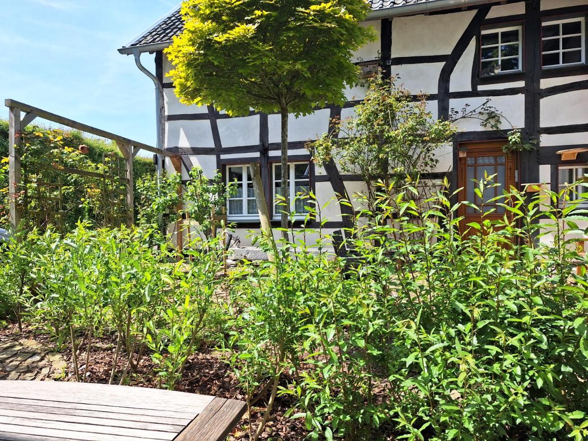 Ferienhaus Altes Backhaus Рётген Экстерьер фото