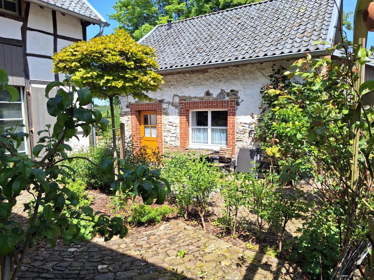 Ferienhaus Altes Backhaus Рётген Экстерьер фото